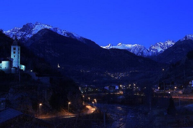 paesaggio notturno valle aosta